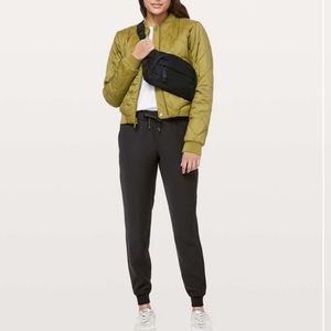 Lululemon On the Fly Jogger 7/8 *Woven